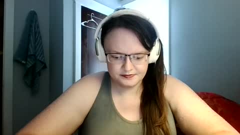 Snapshot of sylviexxxfun chatting on July 24, 2026, 8:18 pm sylviexxxfun online show from July 24, 2026, 8:18 pm