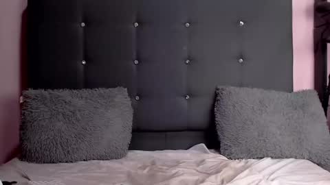 Snapshot of symphonny1 chatting on December 3, 2024, 5:12 pm symphonny online show from December 3, 2024, 5:12 pm