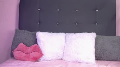 Snapshot of symphonny1 chatting on December 12, 2024, 4:10 pm symphonny online show from December 12, 2024, 4:10 pm