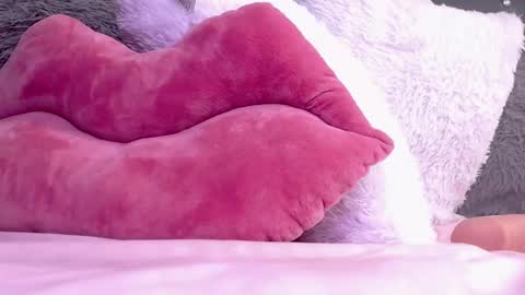 Snapshot of symphonny1 chatting on December 13, 2024, 6:38 pm symphonny online show from December 13, 2024, 6:38 pm