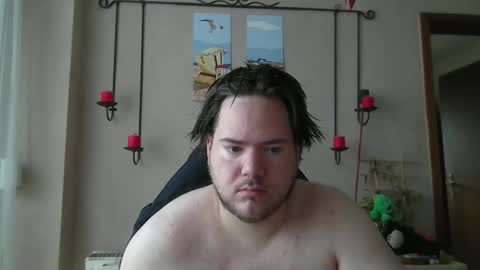 sympon1e online show from December 3, 2025, 9:51 am