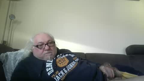 synek65 online show from January 3, 2025, 1:47 pm
