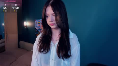 Snapshot of synnovebelch chatting on September 28, 2025, 4:18 am Emily online show from September 28, 2025, 4:18 am