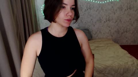 SyrenDixon online show from October 27, 2025, 9:02 am