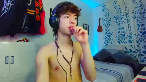 Snapshot of t0n3r chatting on September 16, 2025, 2:34 am TONER online show from September 16, 2025, 2:34 am