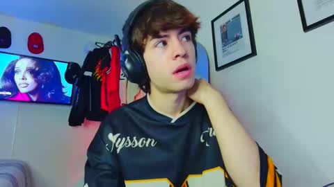 Snapshot of t0n3r chatting on September 27, 2025, 2:27 am TONER online show from September 27, 2025, 2:27 am