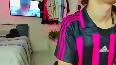 Snapshot of t0n3r chatting on October 11, 2025, 2:11 am TONER online show from October 11, 2025, 2:11 am