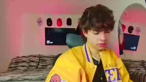 Snapshot of t0n3r chatting on October 14, 2025, 11:49 pm TONER online show from October 14, 2025, 11:49 pm