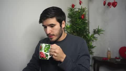 Snapshot of t0ny_wylie chatting on February 17, 2025, 11:34 am t0ny_wylie online show from February 17, 2025, 11:34 am