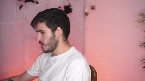 Snapshot of t0ny_wylie chatting on October 20, 2025, 9:48 pm t0ny_wylie online show from October 20, 2025, 9:48 pm