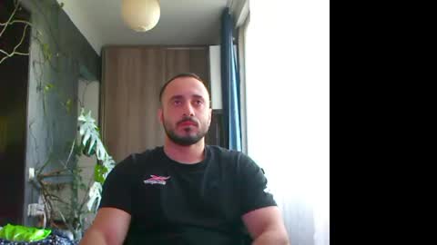 Huracane online show from April 25, 2026, 3:42 pm