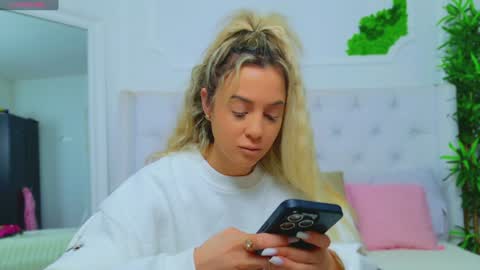 Arianna online show from January 21, 2025, 1:00 pm