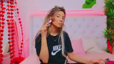 Arianna online show from February 6, 2025, 1:54 pm