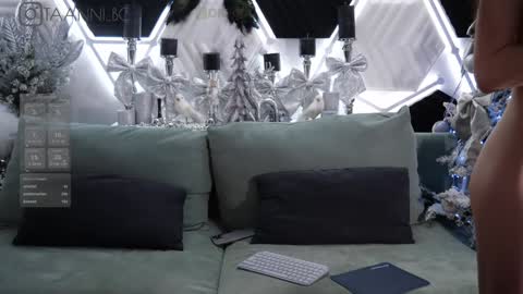 TAANNI online show from January 20, 2025, 10:48 pm