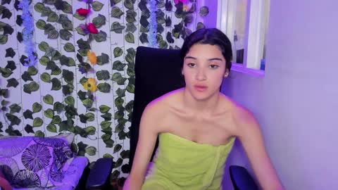 Snapshot of tabitapurple chatting on January 1, 2025, 9:41 pm TABITA online show from January 1, 2025, 9:41 pm