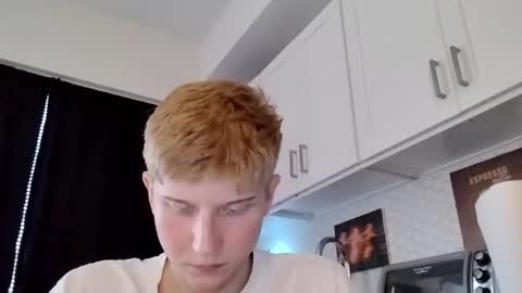 collegetwinkboi online show from February 26, 2026, 9:14 pm