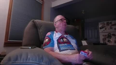 tacrunner66_ online show from January 19, 2025, 4:33 am