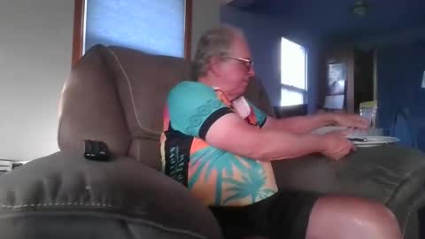 Snapshot of tacrunner66_ chatting on May 5, 2026, 2:19 am tacrunner66_ online show from May 5, 2026, 2:19 am