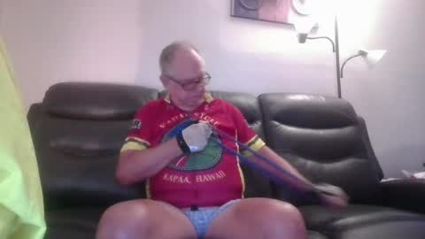tacrunner66_ online show from June 26, 2026, 1:37 pm