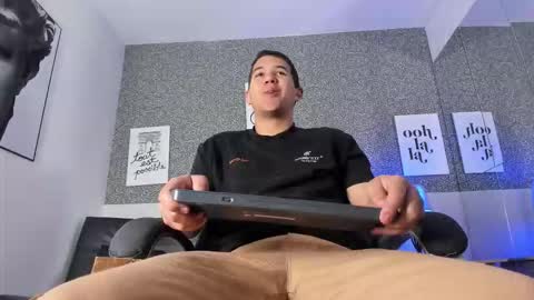 tadeo_vega online show from February 3, 2026, 3:37 am