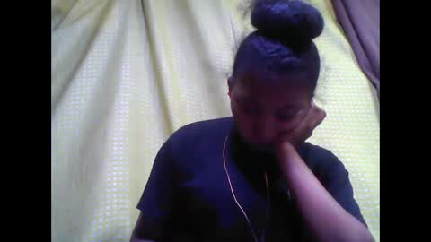 Snapshot of tahiriniah chatting on September 17, 2025, 7:15 pm tahiriniah online show from September 17, 2025, 7:15 pm