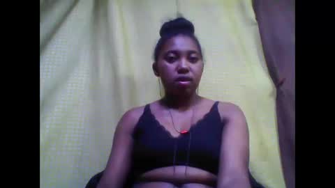 Snapshot of tahiriniah chatting on October 6, 2025, 5:54 pm tahiriniah online show from October 6, 2025, 5:54 pm