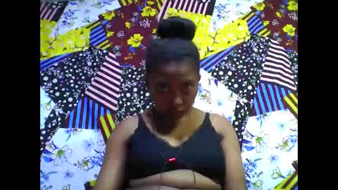 Snapshot of tahiriniah chatting on October 10, 2025, 8:24 am tahiriniah online show from October 10, 2025, 8:24 am