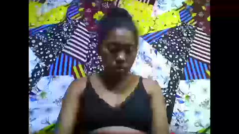 Snapshot of tahiriniah chatting on October 20, 2025, 5:57 pm tahiriniah online show from October 20, 2025, 5:57 pm