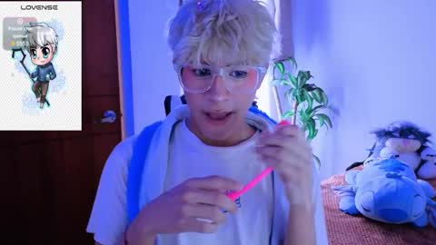 taichi online show from November 11, 2025, 7:58 pm