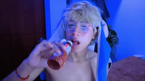 taichi online show from November 13, 2025, 10:52 pm