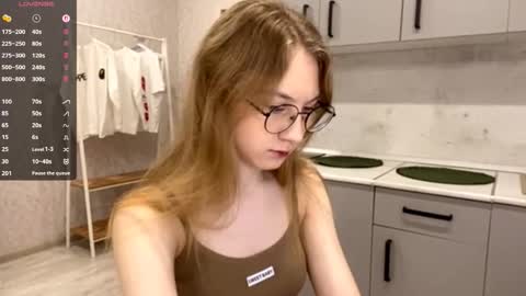 Tessa online show from December 21, 2025, 2:35 pm