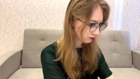 Tessa online show from March 15, 2026, 9:04 am