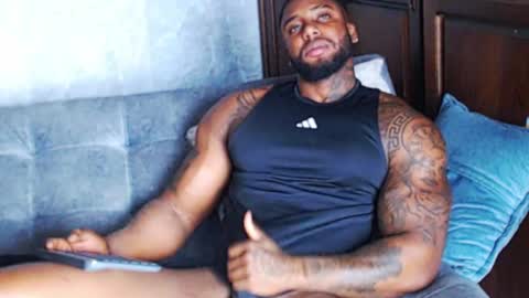 Tairon Tucke online show from December 24, 2024, 1:06 pm