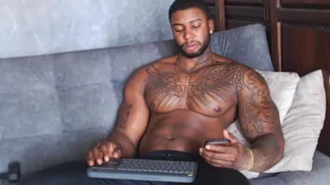 Tairon Tucke online show from January 21, 2025, 5:41 pm