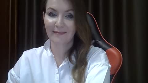 taisialucky77 online show from October 27, 2025, 6:45 pm