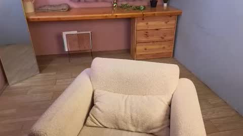 Snapshot of taissa_farmiga chatting on March 18, 2026, 6:27 am Lizzy online show from March 18, 2026, 6:27 am