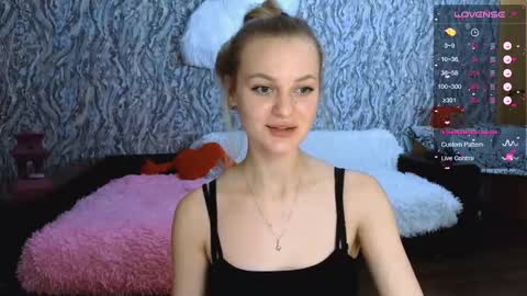 Snapshot of taissia_sweet chatting on October 9, 2025, 5:33 pm Im Taya  online show from October 9, 2025, 5:33 pm