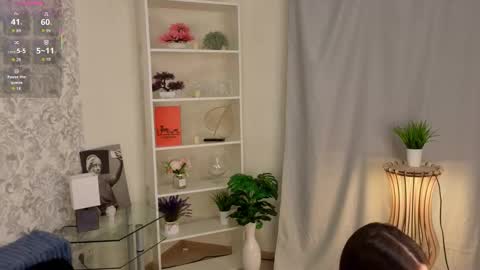 taitechubb online show from November 19, 2025, 3:06 am