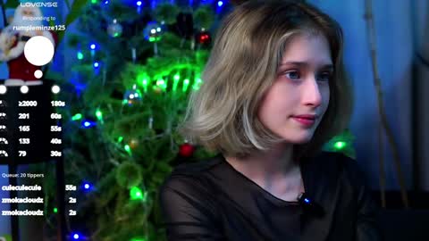 Mia online show from December 22, 2024, 4:50 am