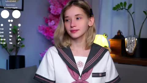 Mia online show from March 4, 2025, 2:27 am