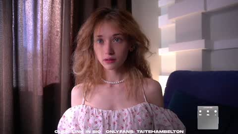 Mia online show from September 20, 2025, 2:12 am