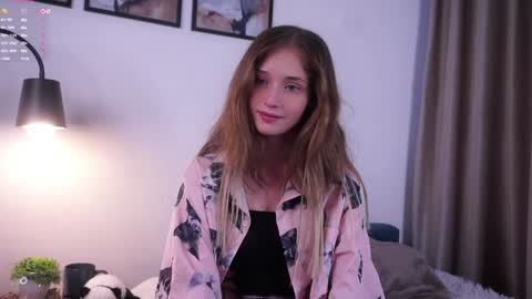 Mia online show from October 18, 2025, 2:03 am