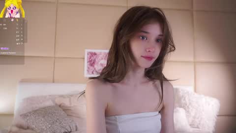 Mia online show from May 11, 2026, 2:17 am