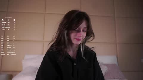 Mia online show from June 6, 2026, 3:55 am