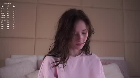 Mia online show from June 18, 2026, 1:06 am