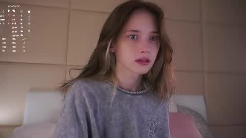 Mia online show from June 21, 2026, 5:32 am