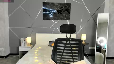 Sasha online show from December 17, 2025, 1:33 am