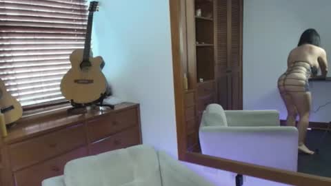 talia__velvet online show from November 28, 2025, 1:47 pm