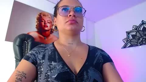 Snapshot of taliana36 chatting on February 19, 2025, 1:06 pm taliana36 online show from February 19, 2025, 1:06 pm