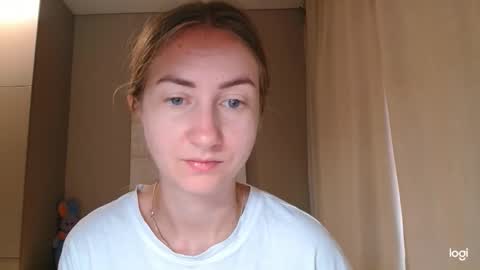  Kira  online show from September 12, 2025, 5:40 am